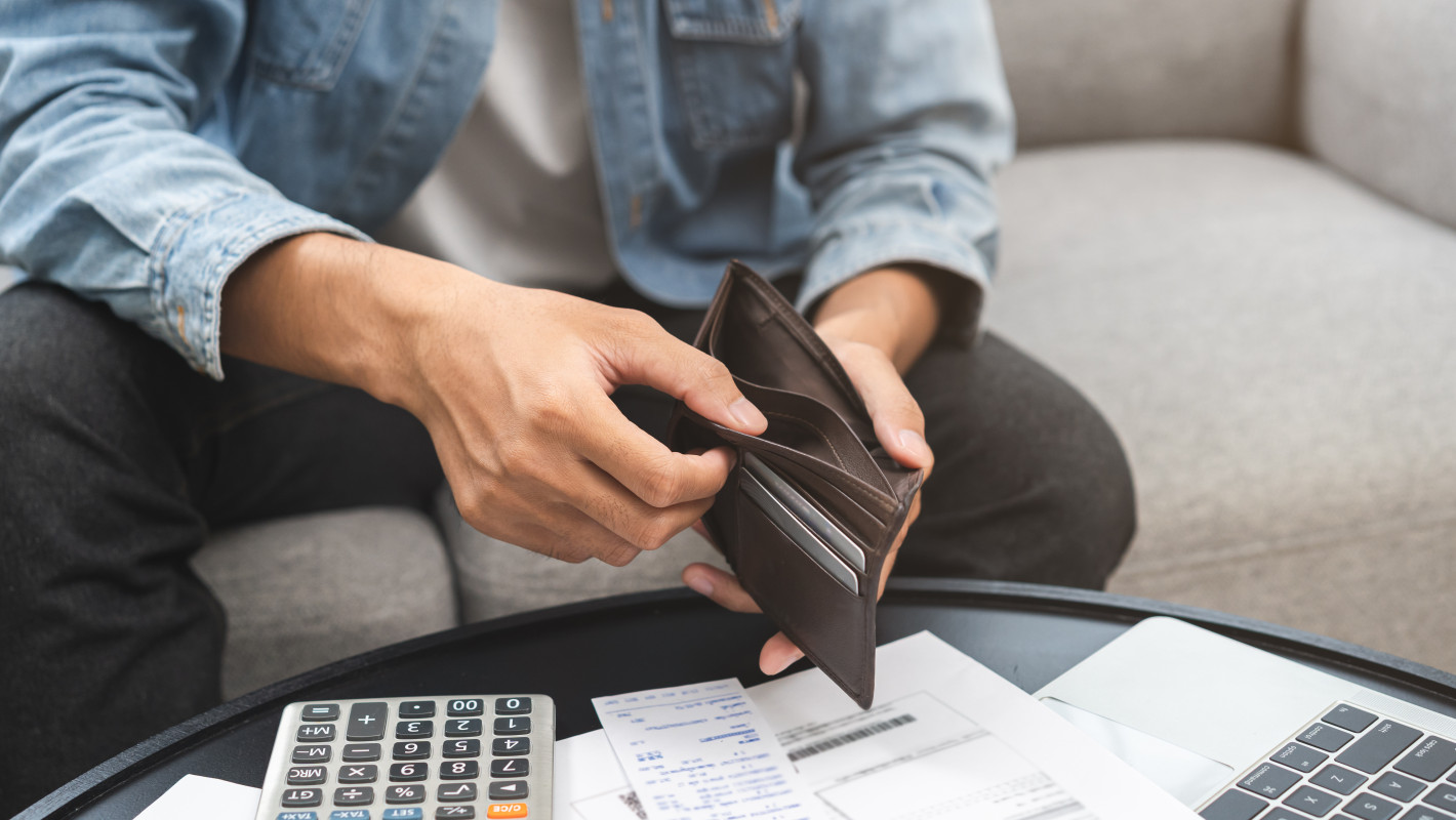 Geld in der Hand haben