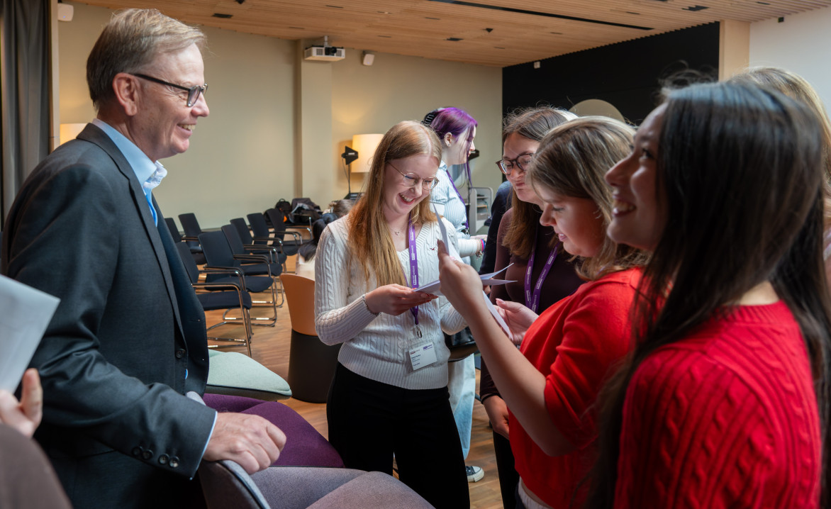 Schüler mit Heiner Herkenhoff