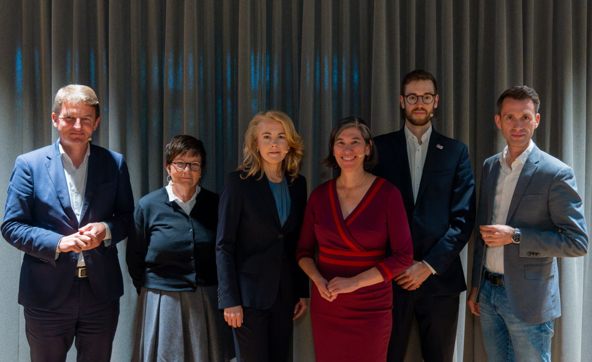 Panelisten und Miye